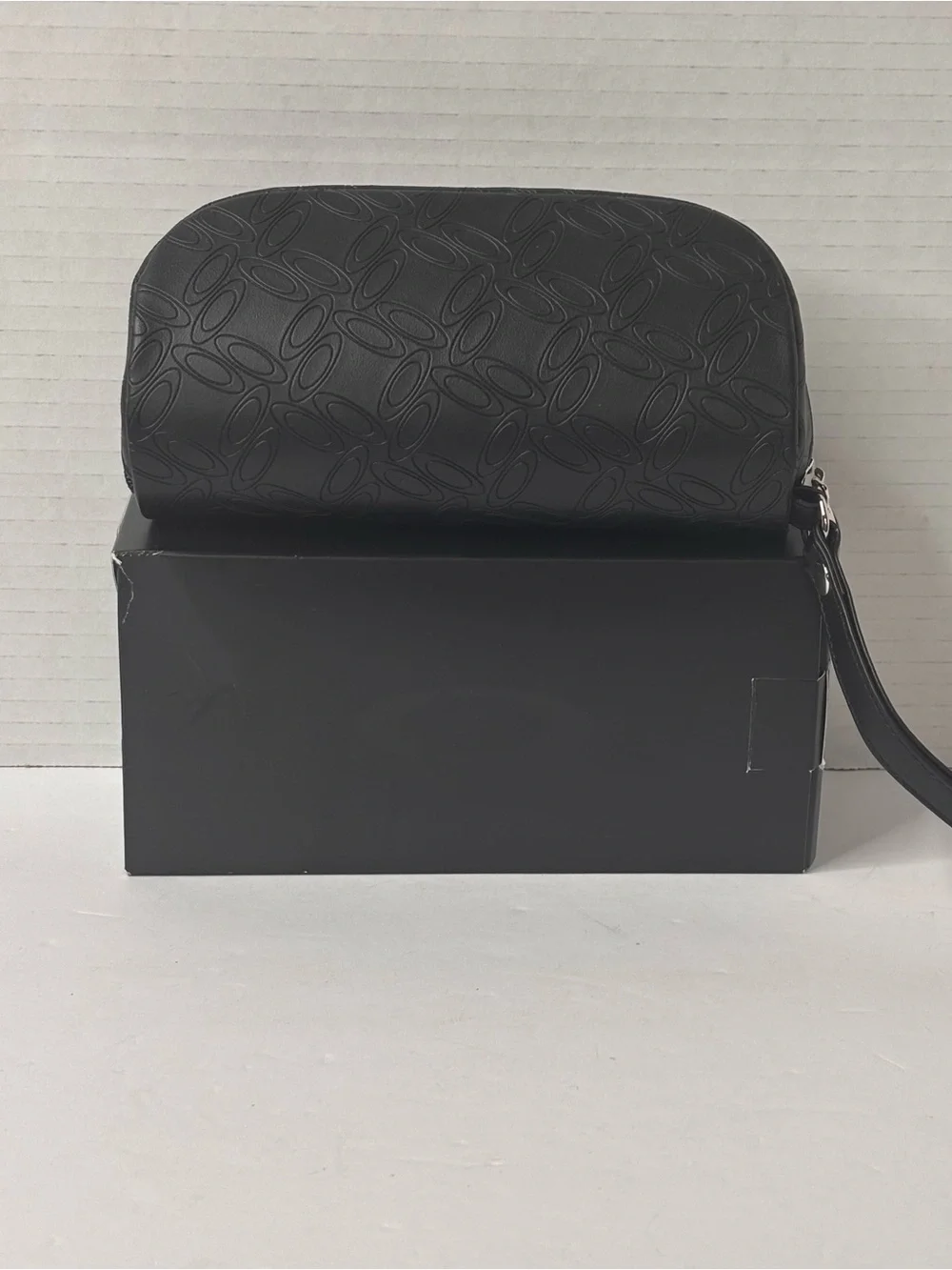 Oakley Black Zippered Embossed Logo Lightweight Soft Sunglasses Case With Strap